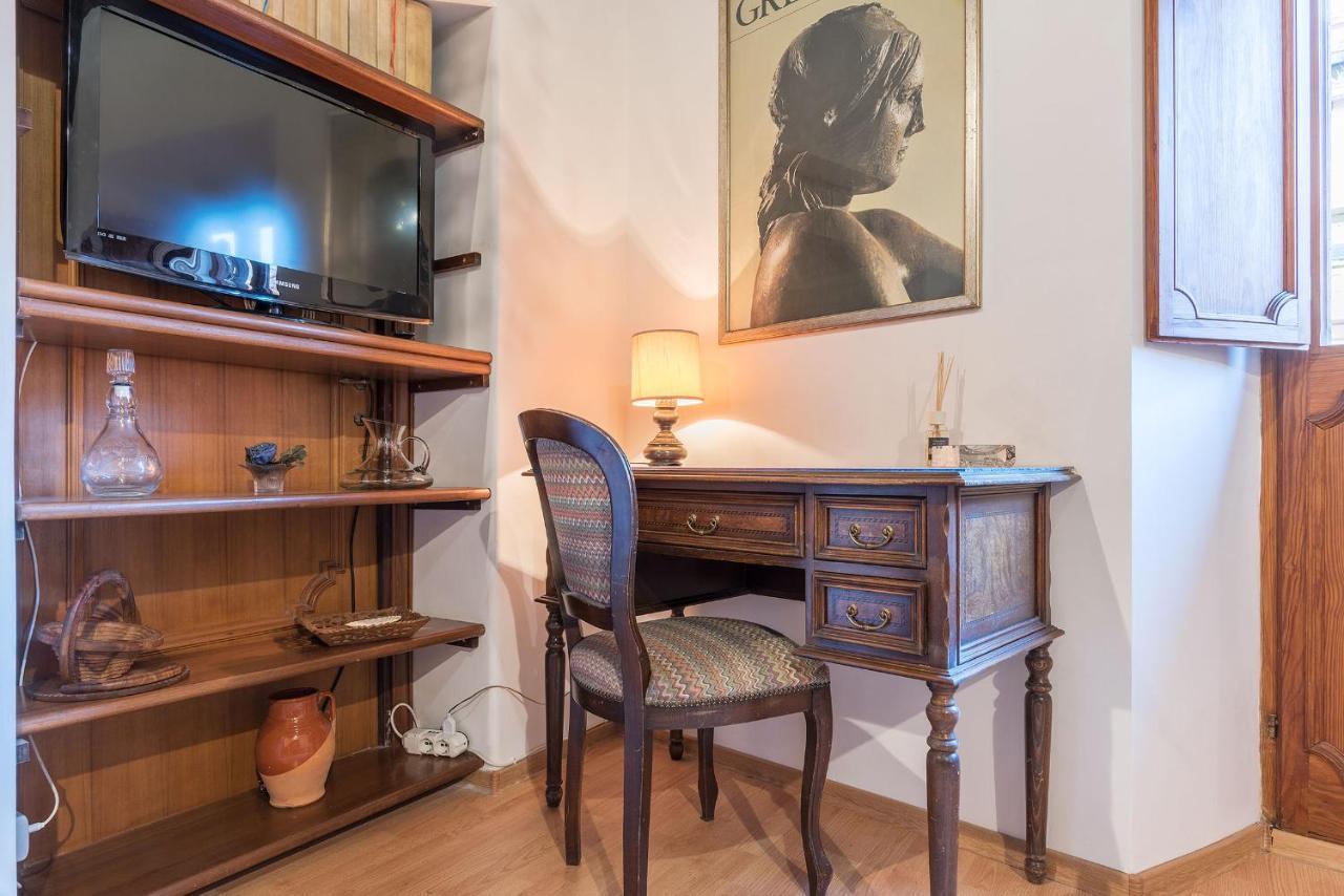 Montecitorio & Pantheon Stylish Flat Lägenhet Rom Exteriör bild